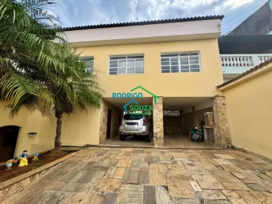 Casa com 5 Quartos à venda, 428m² no Vila Santa Terezinha, Carapicuíba