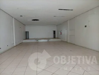 Ponto Comercial para alugar, 180m² no Centro, Uberlândia