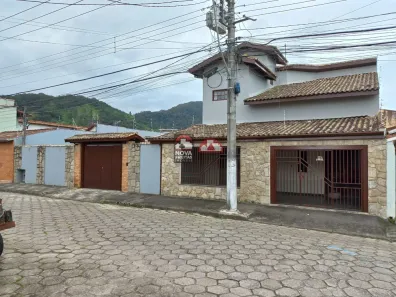 Casa com 3 Quartos à venda, 380m² no Centro, Caraguatatuba