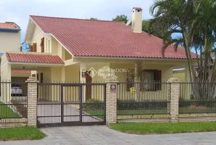 Casa com 3 Quartos à venda, 256m² no Capão da Canoa, Capão da Canoa