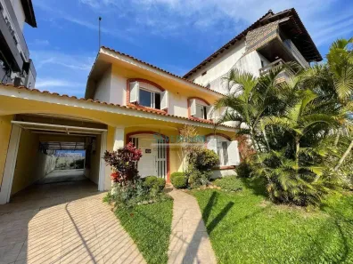 Sobrado com 4 Quartos à venda, 188m² no Vila Eunice Nova, Cachoeirinha