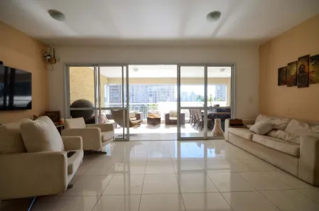 Apartamento com 3 Quartos para alugar, 160m² no Santo Amaro, São Paulo