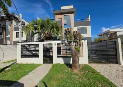 Sobrado com 3 Quartos à venda, 160m² no Uberaba, Curitiba