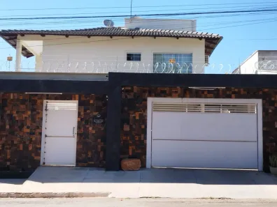 Sobrado com 4 Quartos à venda, 210m² no Jardim Mariliza, Goiânia