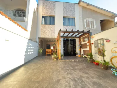 Casa com 3 Quartos à venda, 175m² no Jardim Amália, Volta Redonda