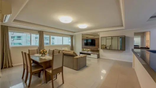 Apartamento com 3 Quartos para alugar, 108m² no Centro, Balneário Camboriú