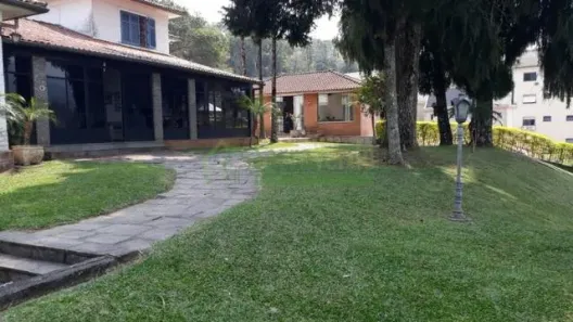 Casa com 5 Quartos à venda, 600m² no Valparaíso, Petrópolis