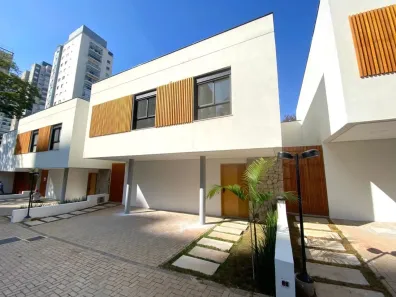 Casa com 2 Quartos à venda, 310m² no Jardim Prudência, São Paulo