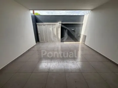 Casa com 3 Quartos para alugar, 102m² no Cidade Jardim, Uberlândia