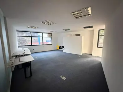 Sala Comercial à venda, 145m² no Vila Olímpia, São Paulo