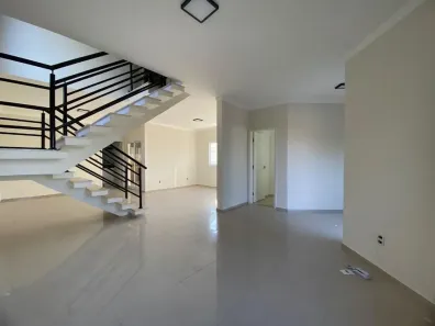 Casa de Condomínio com 3 Quartos para alugar, 188m² no Lenheiro, Valinhos