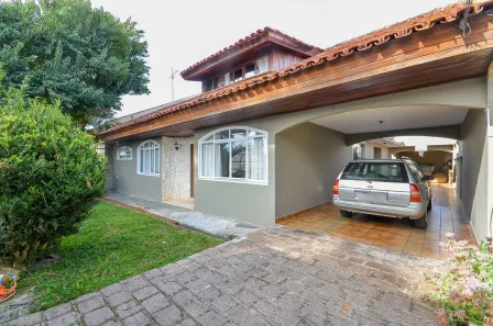 Casa com 4 Quartos à venda, 240m² no Santa Cândida, Curitiba
