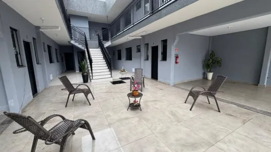 Kitnet com 1 Quarto para alugar, 25m² no Zona 06, Maringá