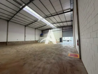 Galpão/Depósito/Armazém para alugar, 460m² no Marta Helena, Uberlândia