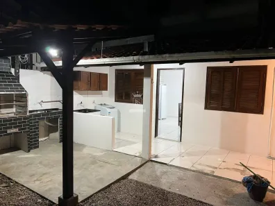 Casa com 2 Quartos para alugar, 70m² no Centro, Bombinhas