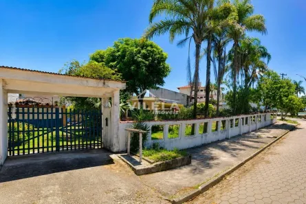 Casa com 5 Quartos à venda, 250m² no Jardim Nomar, Caraguatatuba