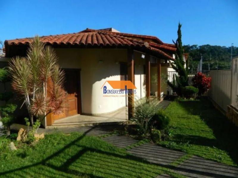 Casa com 4 quartos — Caiçaras, Belo Horizonte