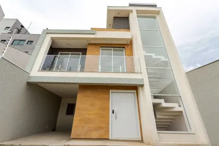 Sobrado com 3 Quartos à venda, 184m² no Fazendinha, Curitiba