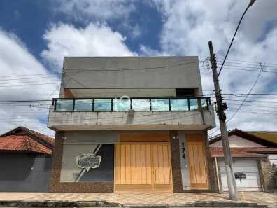 Sobrado com 3 Quartos à venda, 510m² no Vila Geny, Lorena