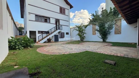 Casa com 8 Quartos para alugar, 400m² no Floresta, Belo Horizonte