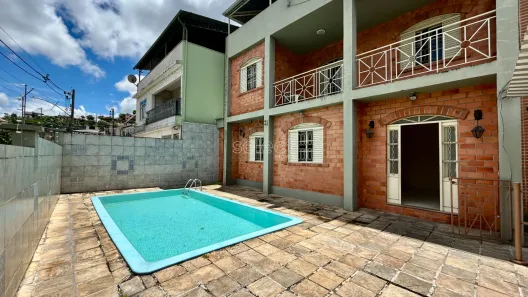 Casa com 5 Quartos à venda, 300m² no Lourdes, Juiz de Fora