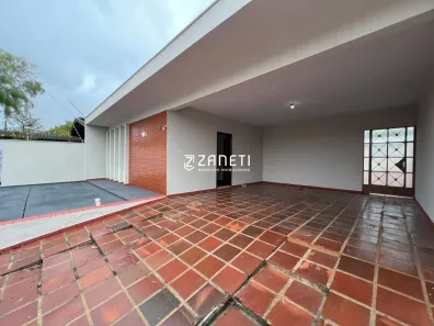Casa com 3 Quartos para alugar, 350m² no San Remo, Londrina