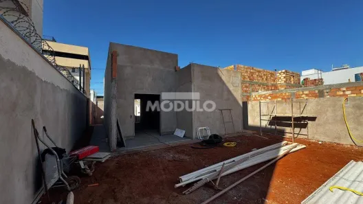 Casa com 2 Quartos à venda, 65m² no Novo Mundo, Uberlândia