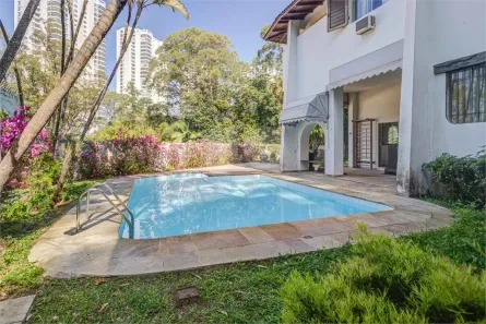 Casa com 3 Quartos à venda, 331m² no Jardim Marajoara, São Paulo