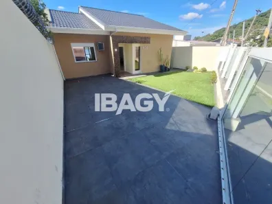 Casa com 3 Quartos para alugar, 120m² no Ponta de Baixo, São José