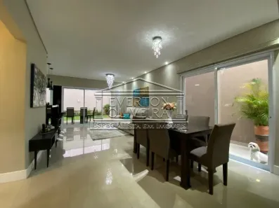 Sobrado com 3 Quartos à venda, 320m² no Loteamento Villa Branca, Jacareí