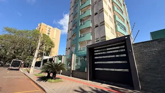Apartamento com 3 Quartos para alugar, 98m² no Zona 07, Maringá