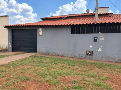 Casa com 3 Quartos à venda, 76m² no Jardim Clarissa, Goiânia