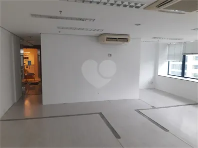 Sala Comercial para alugar, 50m² no Vila Olímpia, São Paulo
