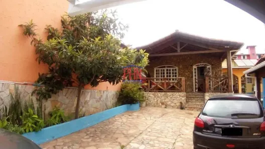 Casa com 3 Quartos à venda, 269m² no Camargos, Belo Horizonte