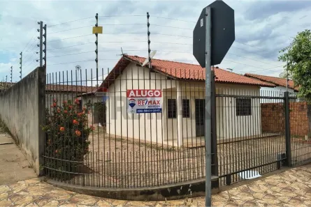 Casa com 2 Quartos para alugar, 60m² no Centro, Rondonópolis