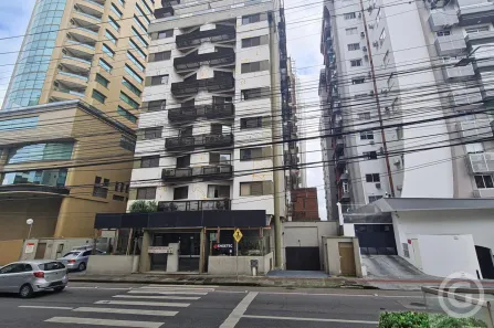 Apartamento com 3 Quartos para alugar, 100m² no Centro, Florianópolis