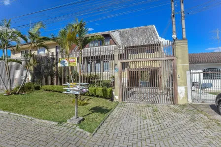 Sobrado com 4 Quartos à venda, 250m² no Xaxim, Curitiba