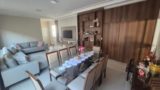 Casa com 4 Quartos à venda, 232m² no Santa Mônica, Uberlândia