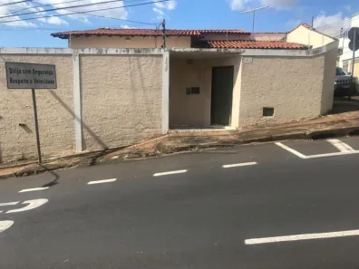 Casa com 3 Quartos à venda, 160m² no Vigilato Pereira, Uberlândia