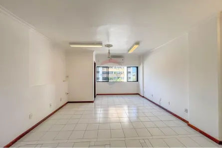 Sala Comercial à venda, 32m² no Graça, Salvador