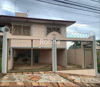 Imóvel Comercial com 4 Quartos para alugar, 425m² no Vigilato Pereira, Uberlândia
