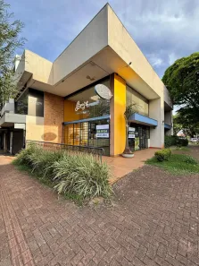 Prédio Comercial para alugar, 327m² no Zona 04, Maringá