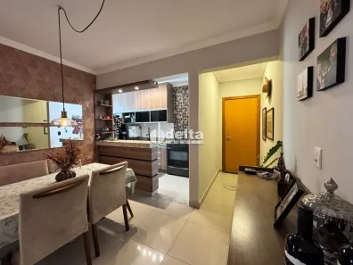 Apartamento com 2 Quartos para alugar, 61m² no Segismundo Pereira, Uberlândia