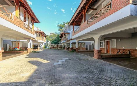 Fazenda/Sítio com 3 Quartos à venda, 241m² no Tristeza, Porto Alegre
