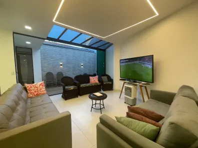 Sobrado com 6 Quartos à venda, 380m² no Jardim Planalto, Goiânia