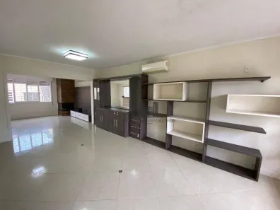 Casa com 4 Quartos à venda, 266m² no Chácara das Pedras, Porto Alegre