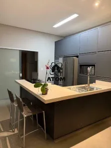 Casa de Condomínio com 3 Quartos para alugar, 250m² no Condomínio Residencial Green Park, Taubaté