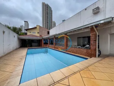 Casa com 4 Quartos para alugar, 245m² no Santa Rosa, Londrina