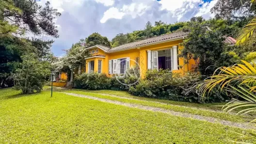 Casa com 5 Quartos à venda, 600m² no Corrêas, Petrópolis