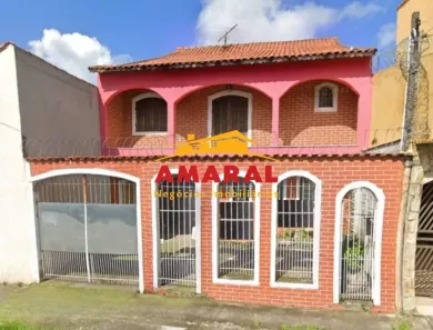 Sobrado com 3 Quartos à venda, 182m² no Vila Figueira, Suzano
